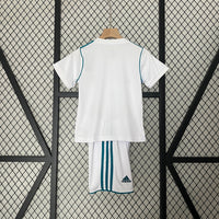 Camiseta y Pantalones Cortos Niños Real Madrid Home Retro 17/18