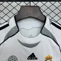 Camiseta y Pantalones Cortos Niños Real Madrid Home Retro 06/07